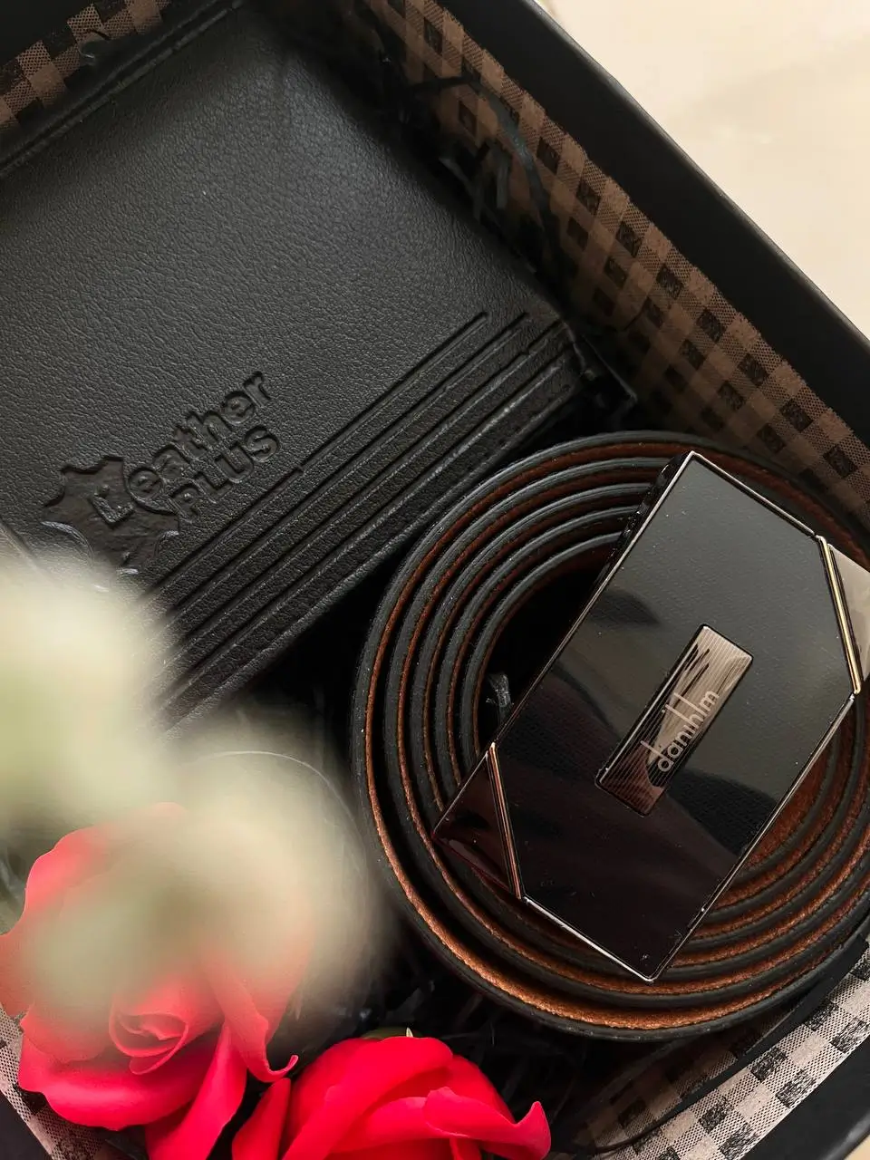 پک کادویی مردانه با کمربند و کیف پول و گل معطر - تصویر 2