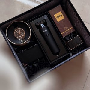 پک هدیه مردانه لوکس شامل ساعت بیگوتی | ریش تراش وی جی آر | ادکلن تام فورد