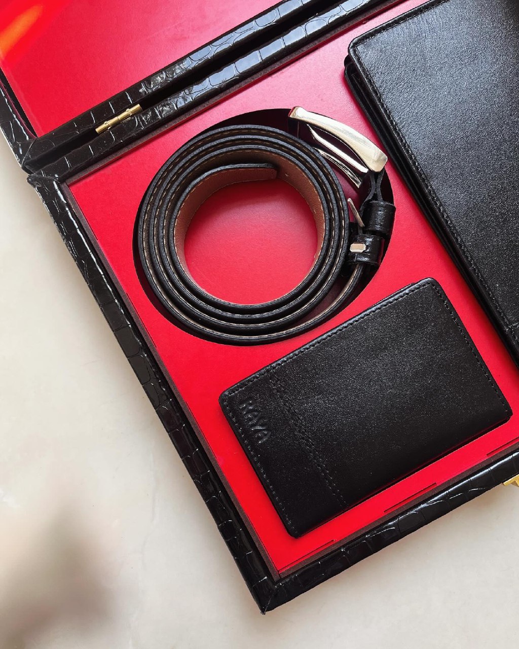 ست هدیه چرمی مردانه رایا – کیف پول، جاکارتی و کمربند - تصویر 5